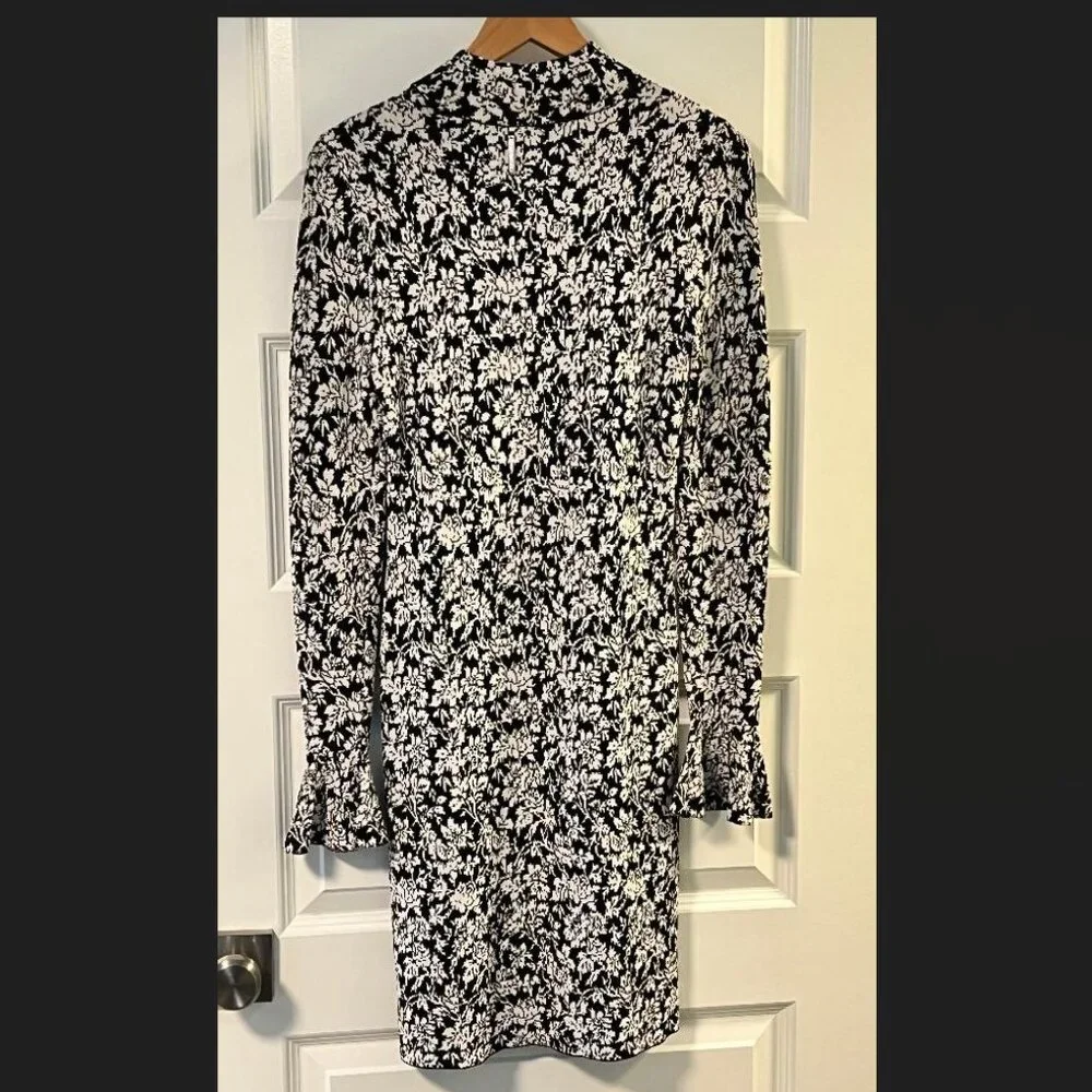 Michael Kors Bodycon Floral Knit Dress - Picture 2 of 7